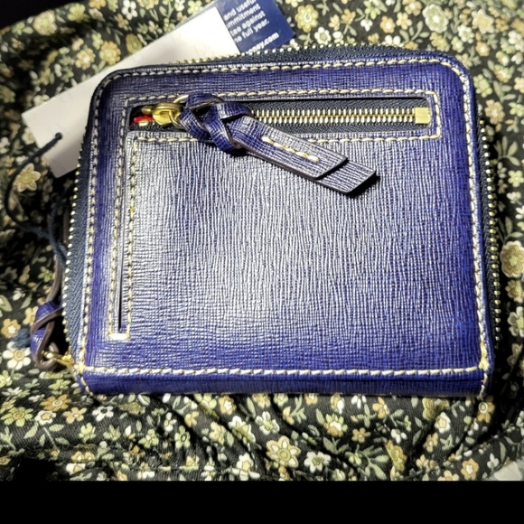 Dooney & Bourke wallet NWT - Picture 2 of 4